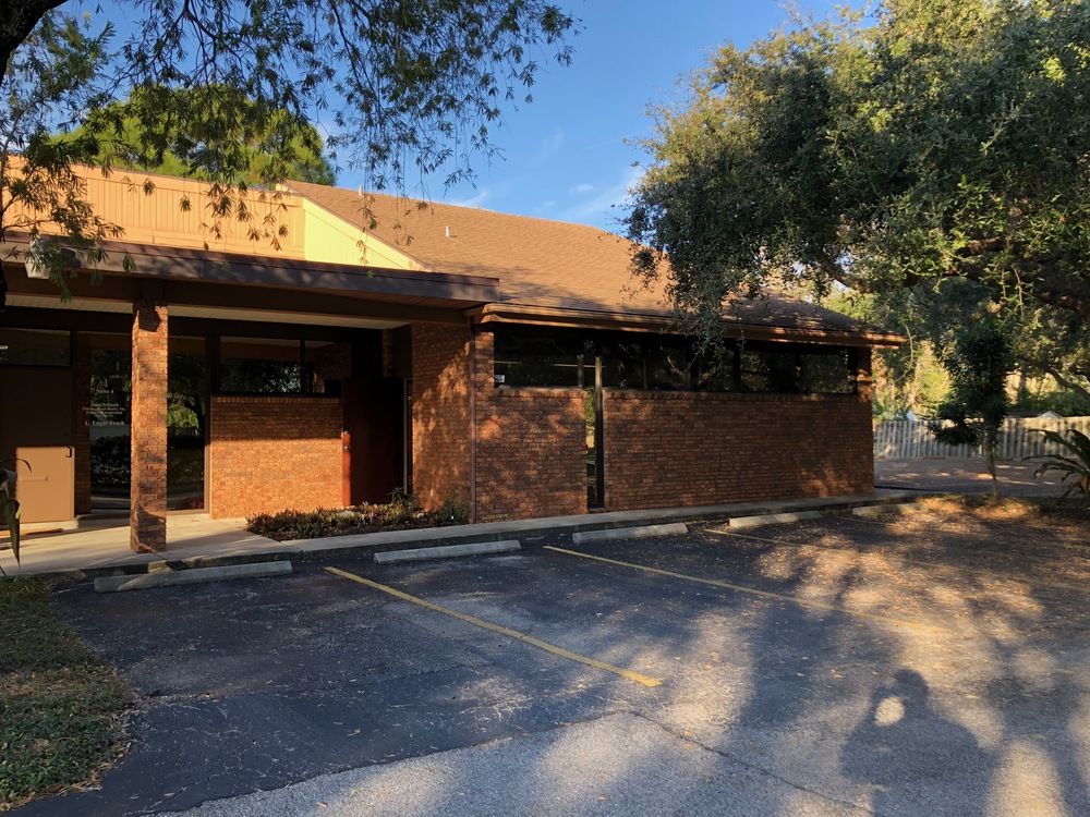 Medical/Professional Office Across from Sarasota Memorial Hospital : 2677 S Tamiami Trail, Sarasota, FL 34239